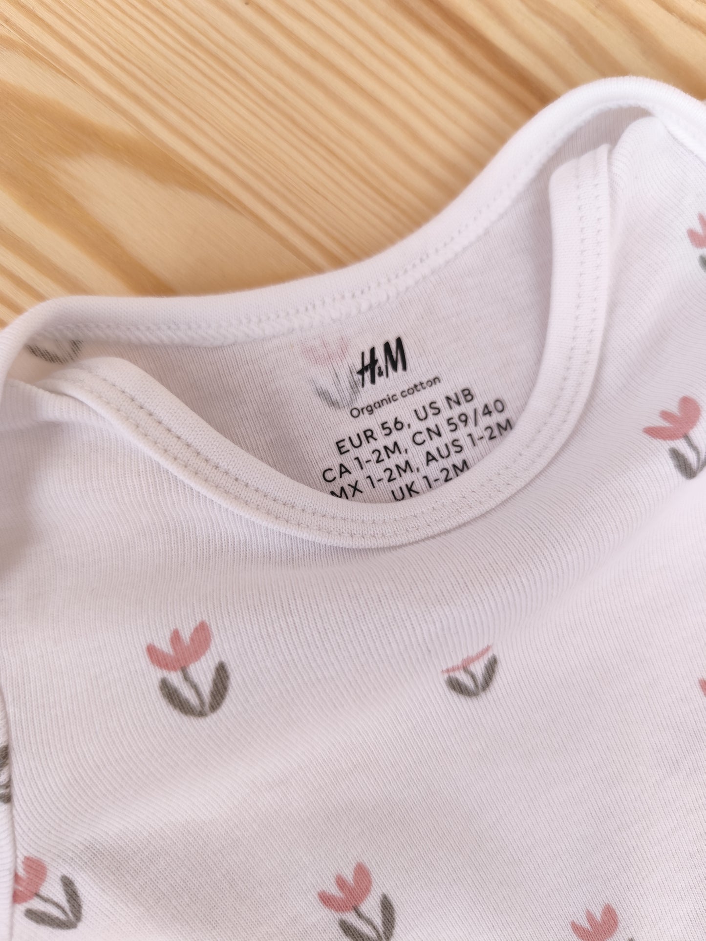 H&M Body - Blumen - Größe 56