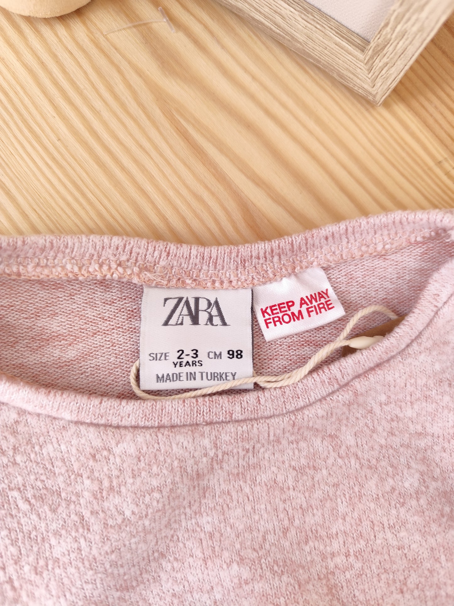 Zara Pullover - Rüschen - Größe 98