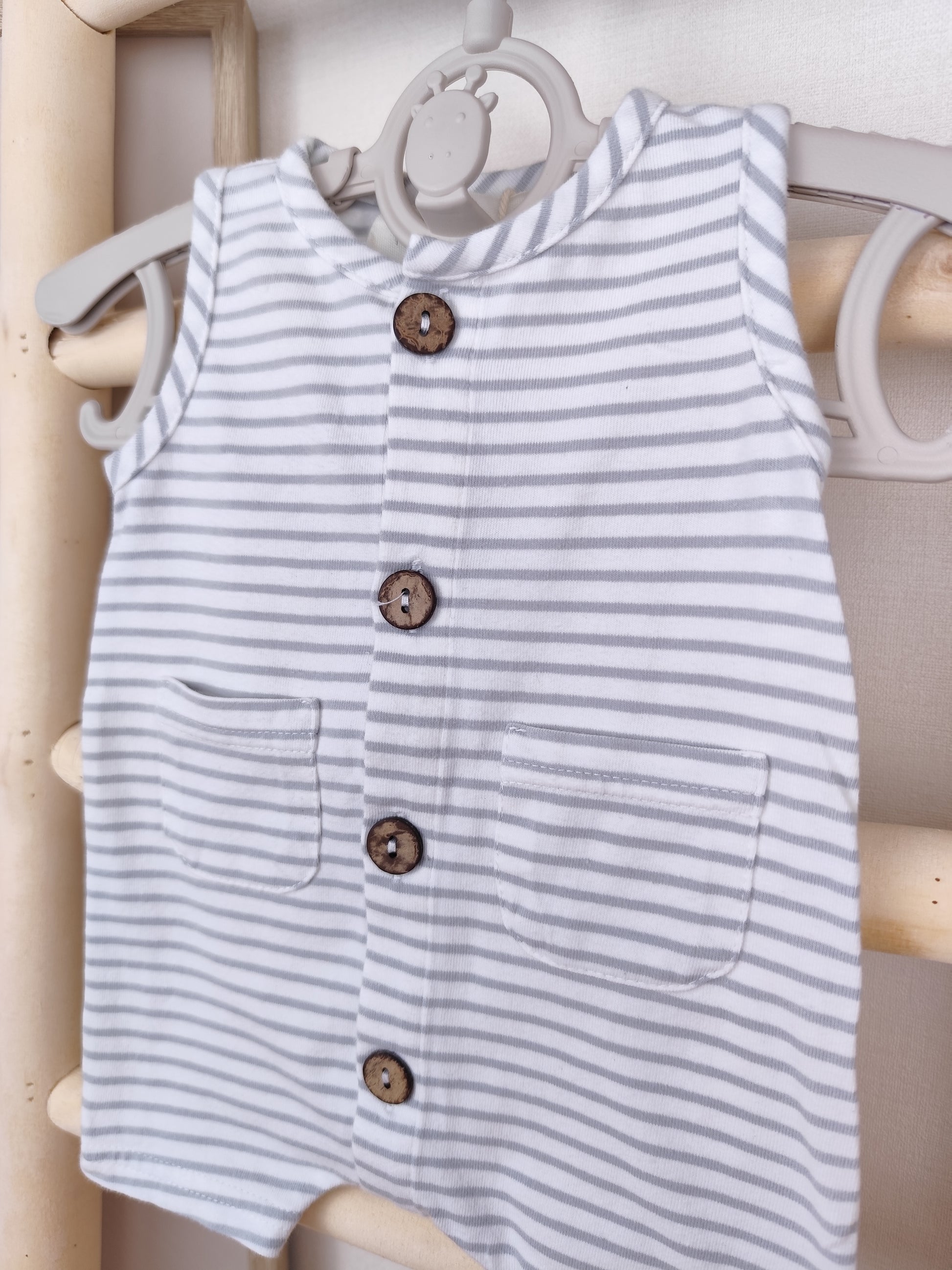 Hejlenki Strampler - gestreift - Größe 50 (B-Ware)