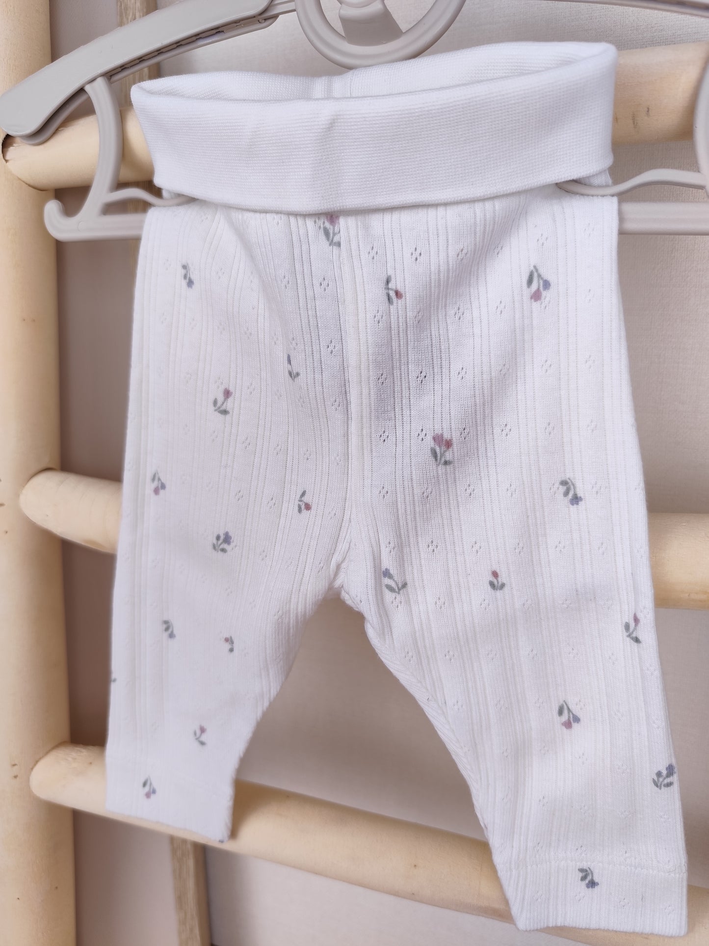 H&M Leggings - Blumenmotiv - gerippt - Größe 50