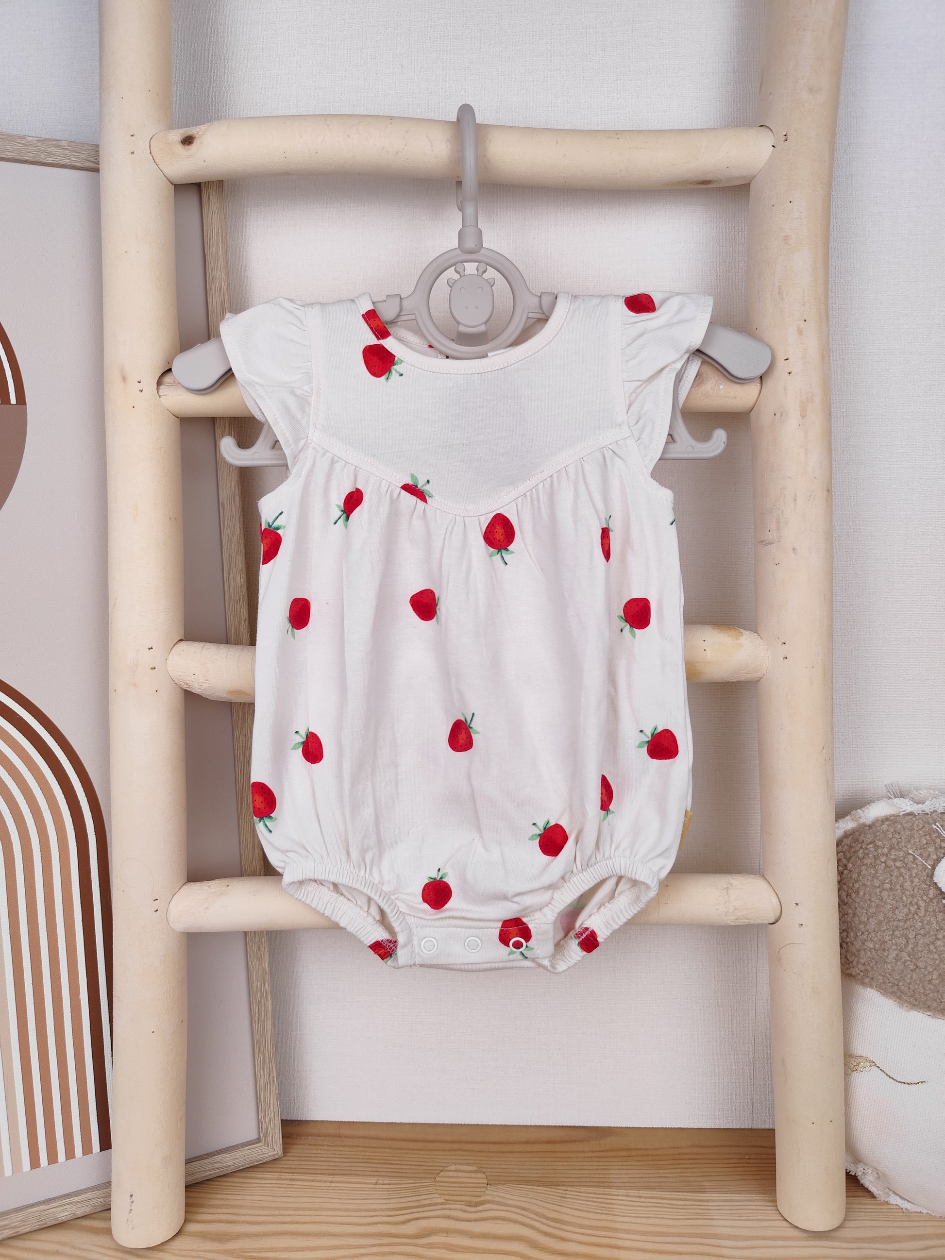 Hema Romper - Erdbeeren - Größe 56