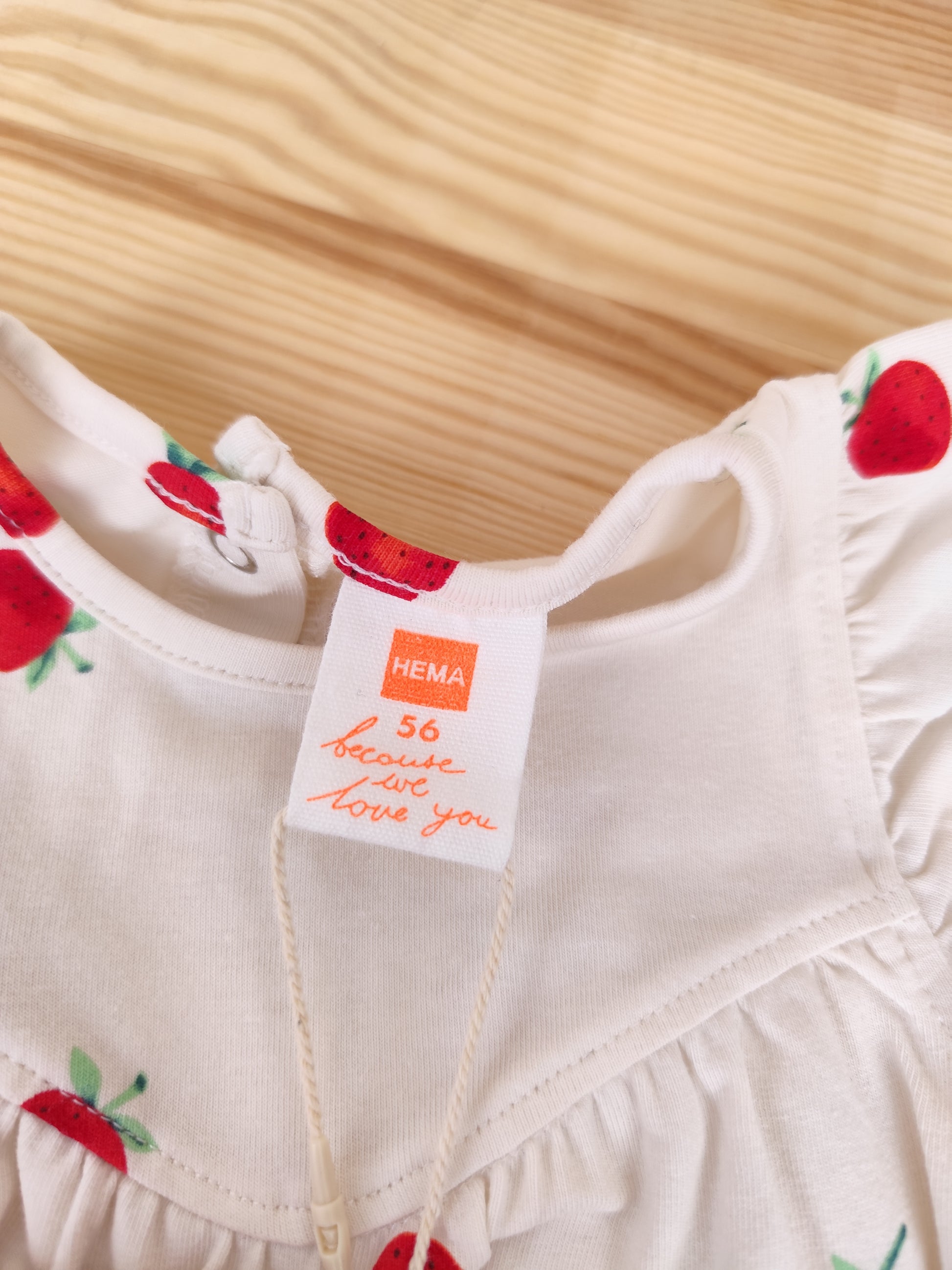 Hema Romper - Erdbeeren - Größe 56