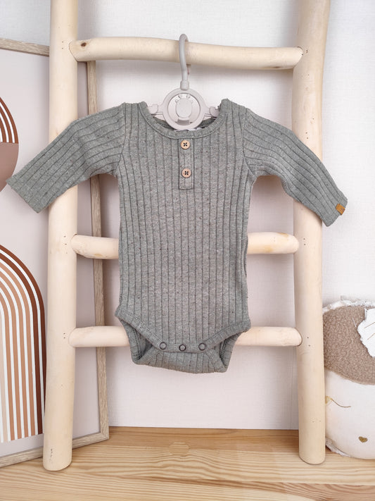 Lil'Atelier Body - gerippt - Größe 56