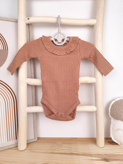 Lil'Atelier Body - Rüschen - Größe 56