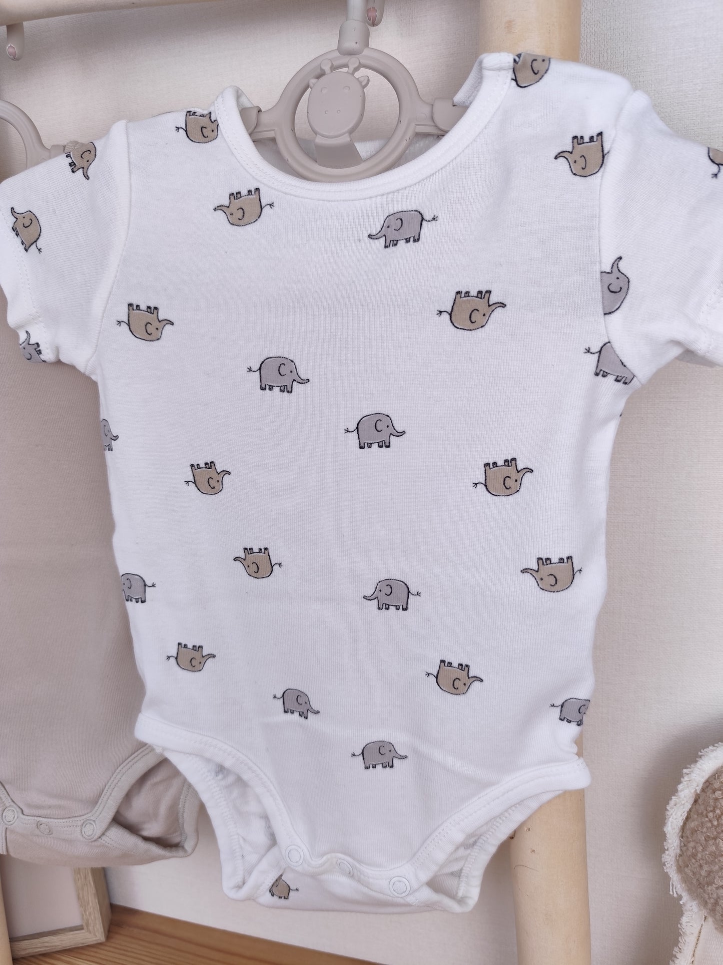 H&M 2 Bodys - kurzarm - Größe 68 (B-Ware)