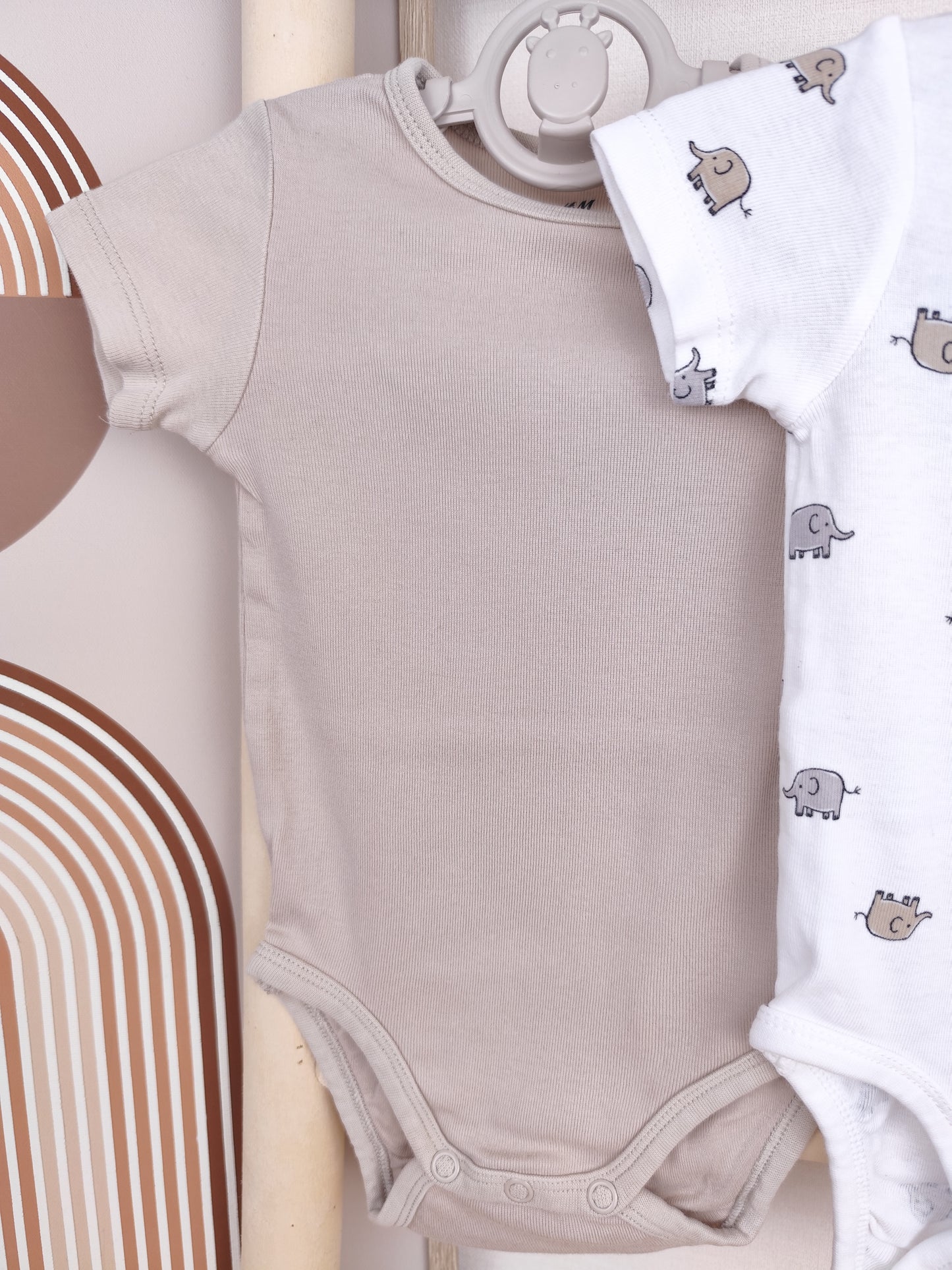H&M 2 Bodys - kurzarm - Größe 68 (B-Ware)