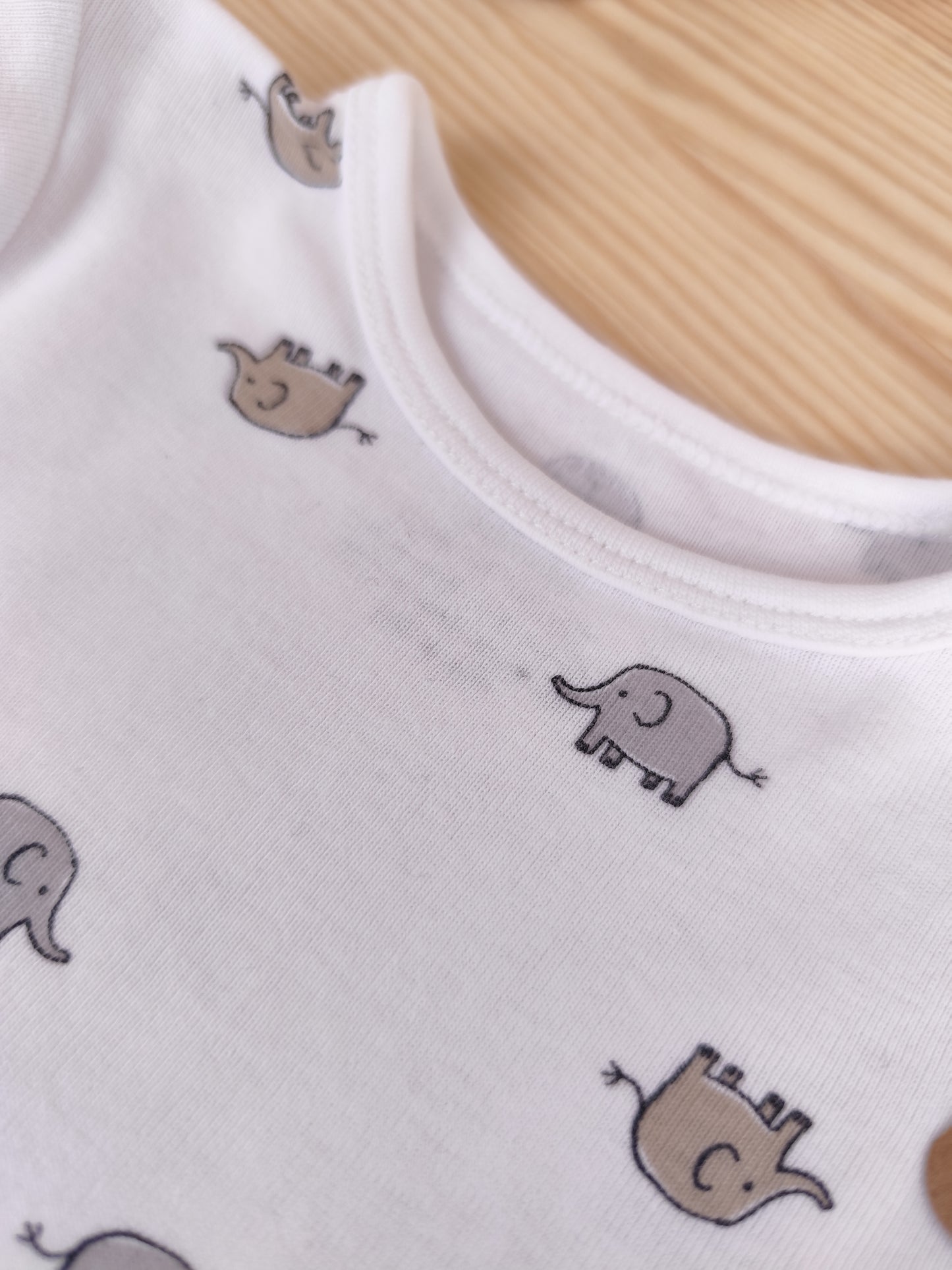H&M 2 Bodys - kurzarm - Größe 68 (B-Ware)