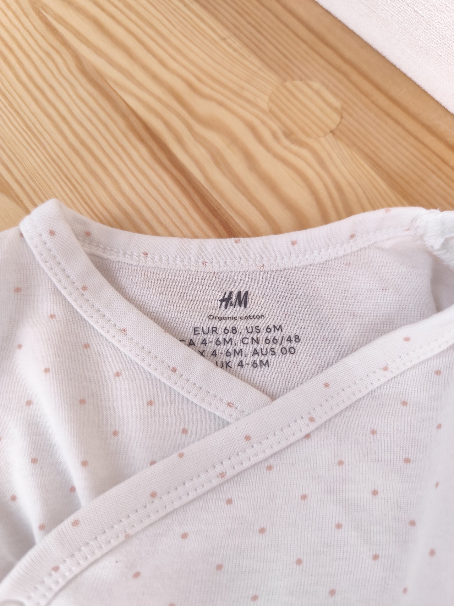 H&M Body - gepunktet - Größe 68