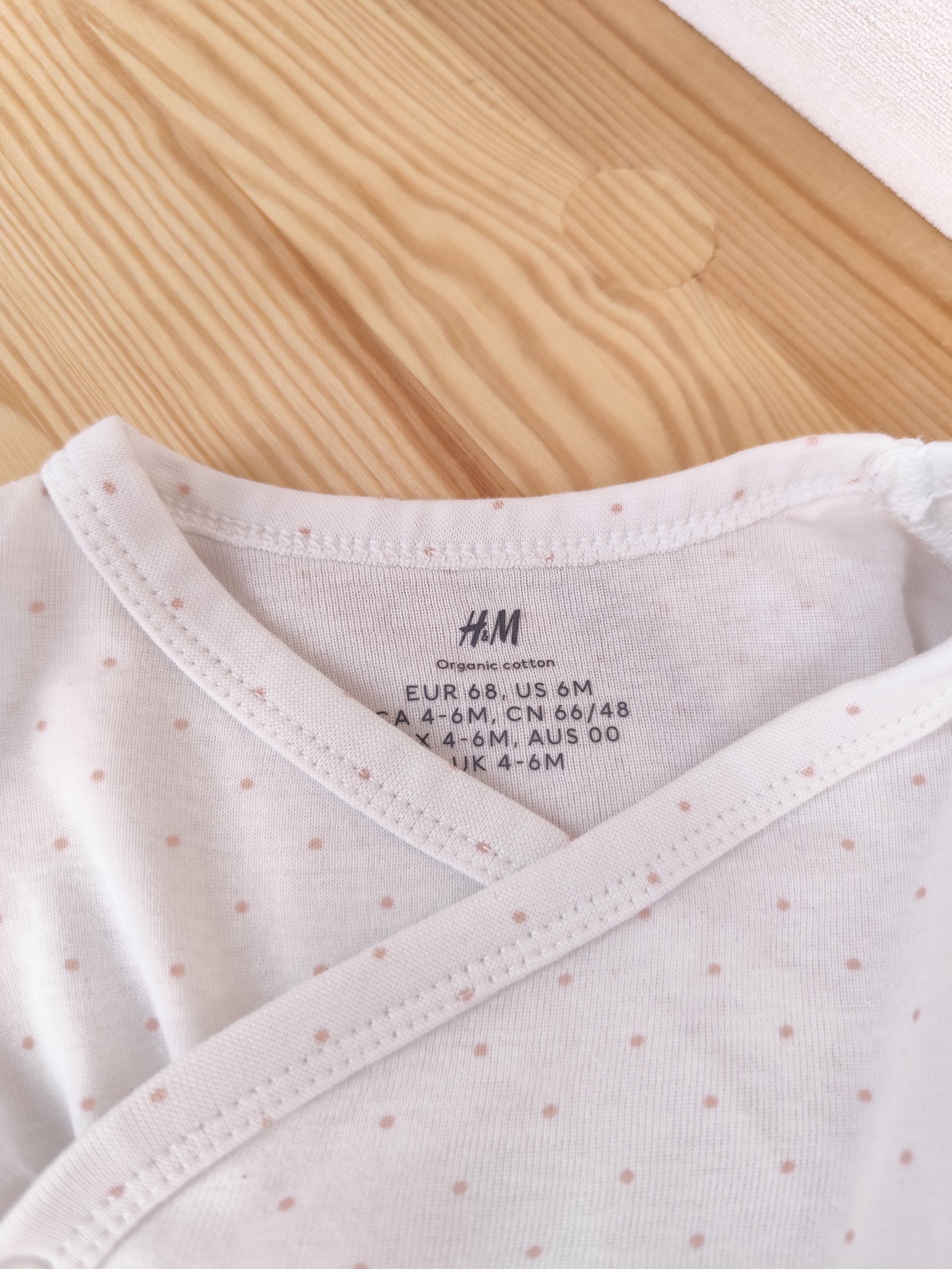 H&M Body - gepunktet - Größe 68