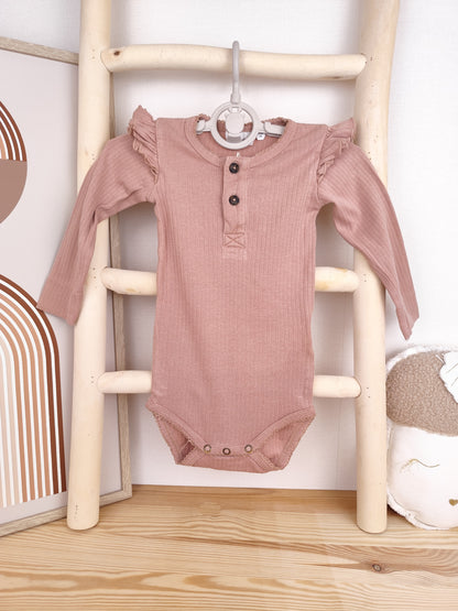 Lil'Atelier Body - Rüschen - Größe 68 (B-Ware)