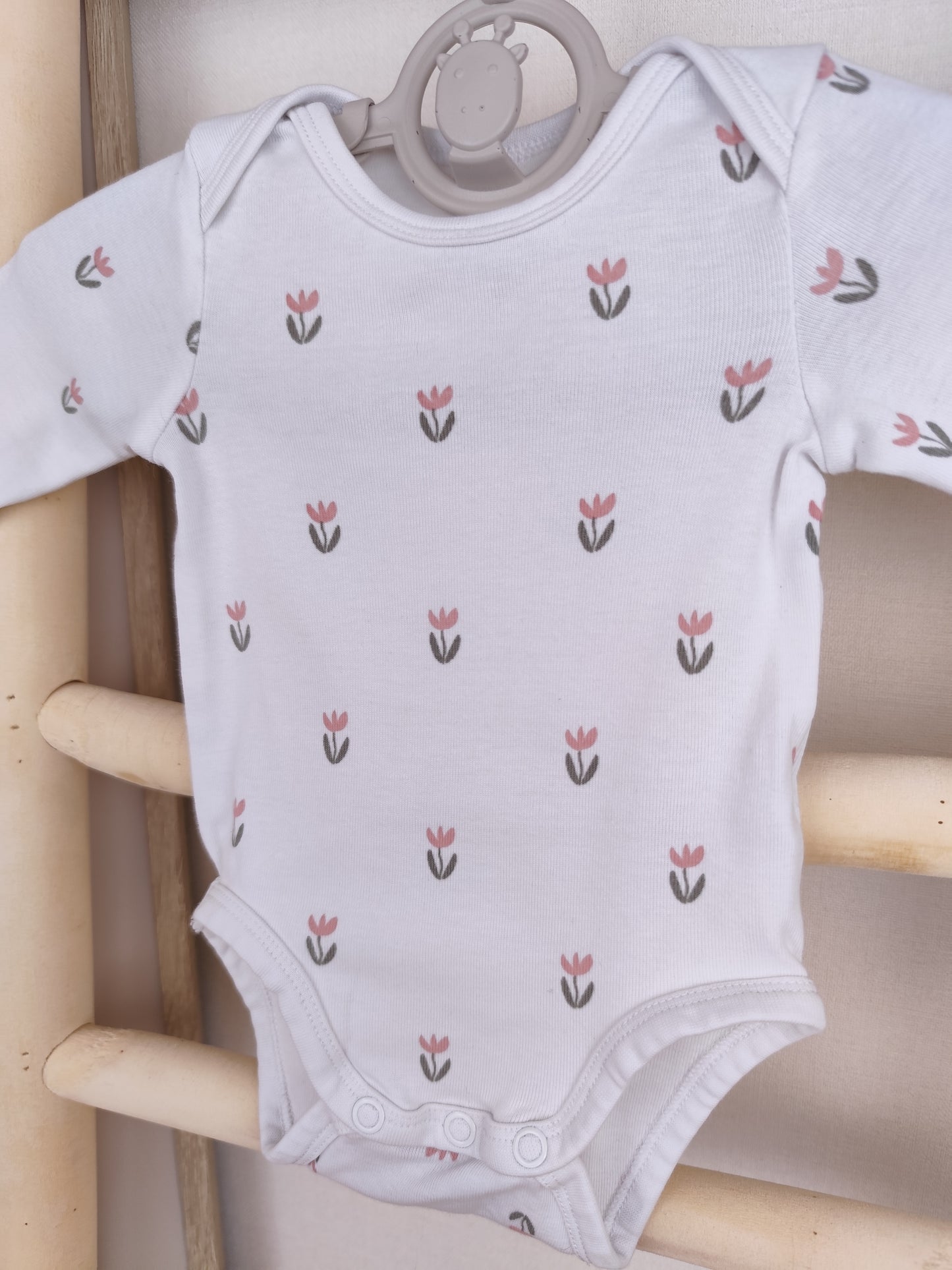 H&M Body - Blumen - Größe 56