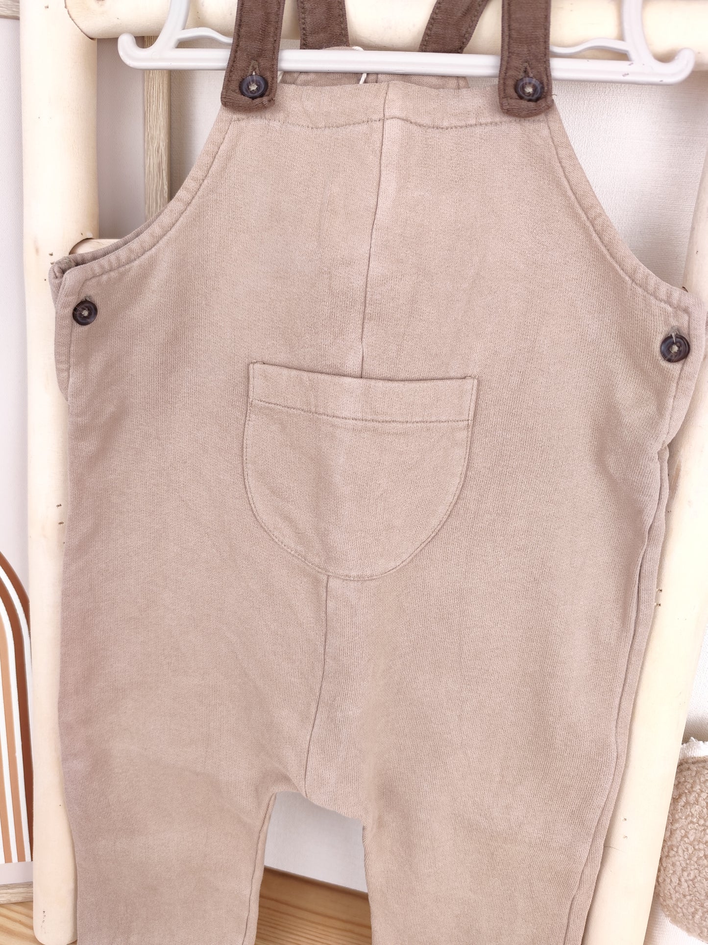 Lil'Atelier Latzhose - Größe 80 (B-Ware)