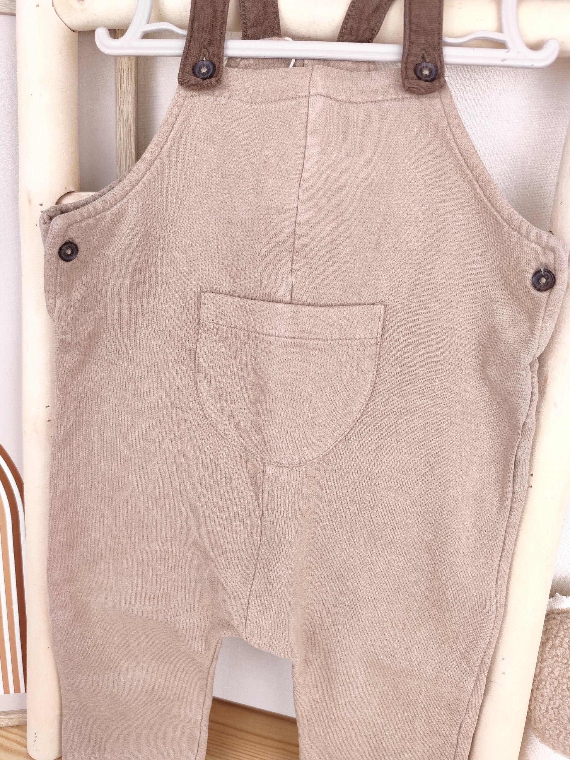 Lil'Atelier Latzhose - Größe 80 (B-Ware)