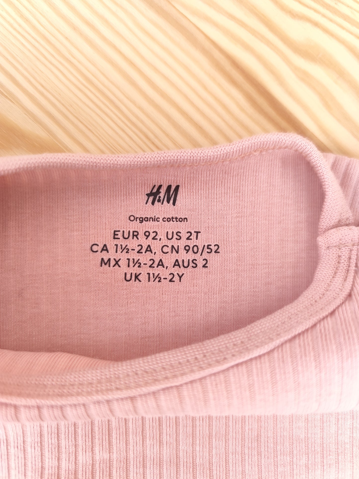 H&M 2 Bodys - gerippt - Größe 92