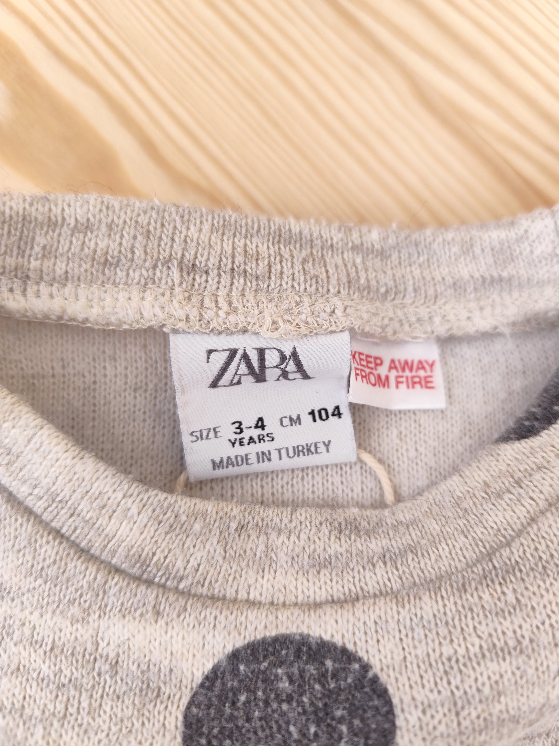 Zara Pullover - Punkte - Größe 104 (B-Ware)