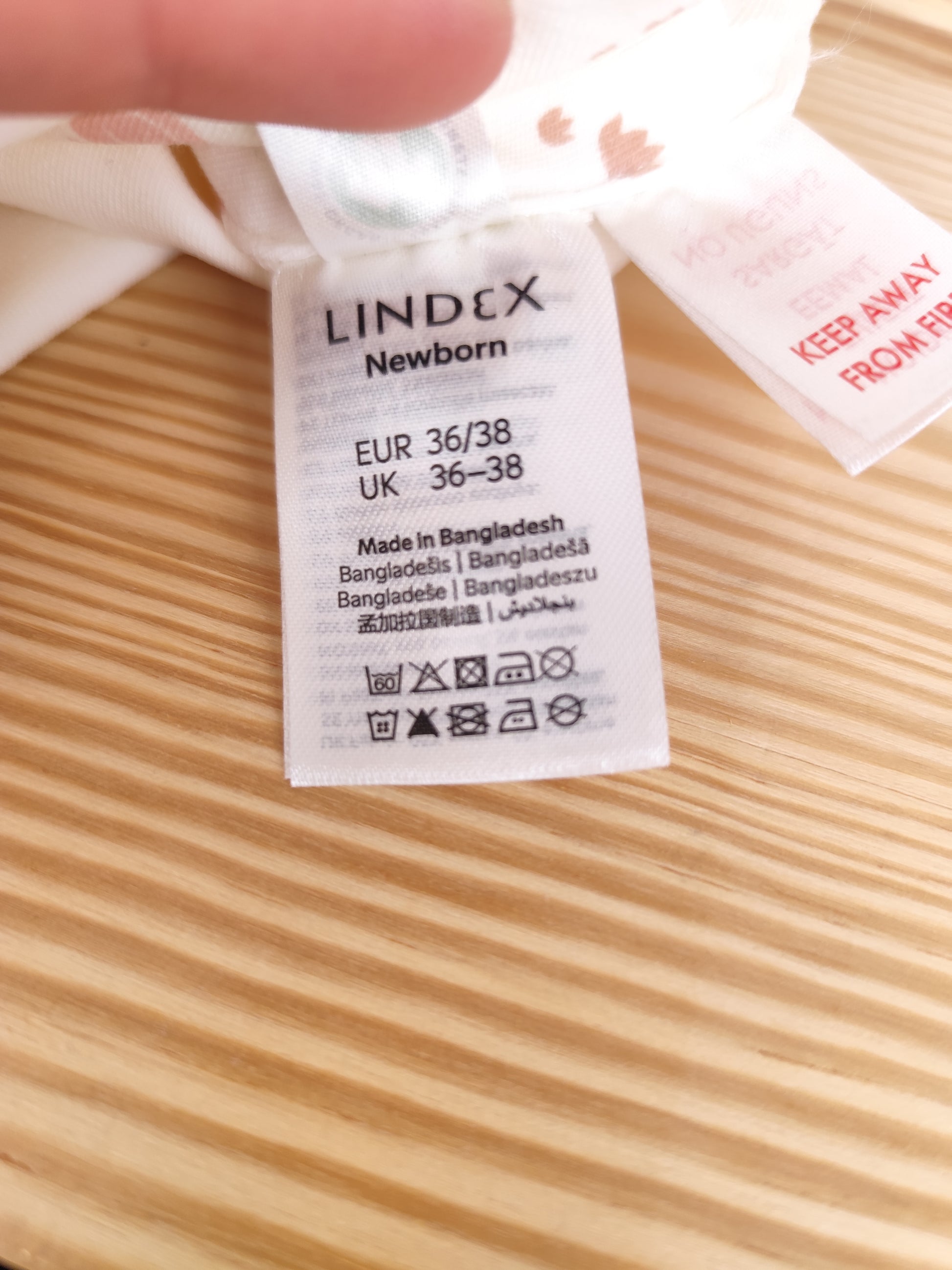 Lindex Mütze - Schwan - Größe 36/38