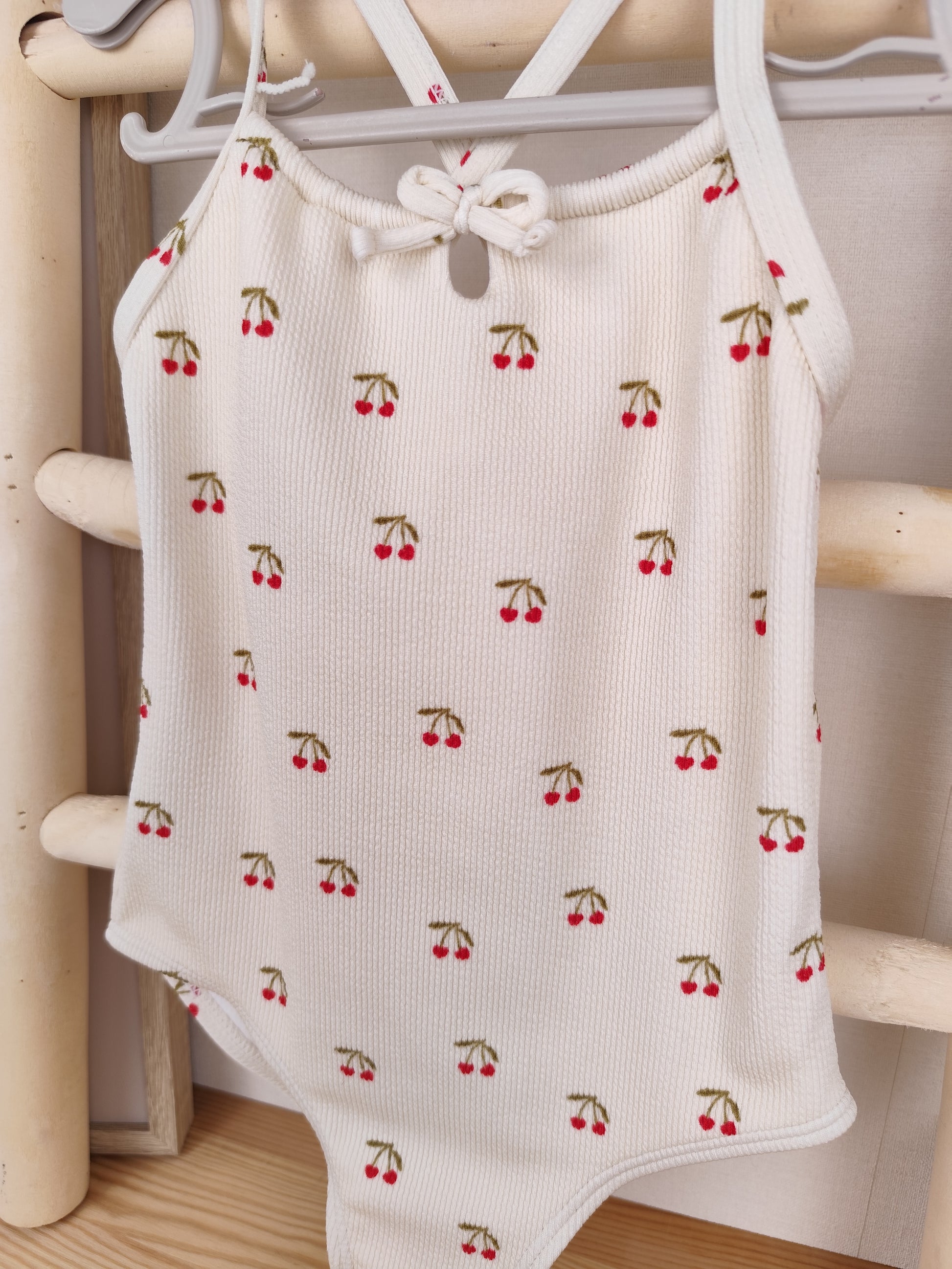 Zara Badeanzug - Kirschen - Größe 104