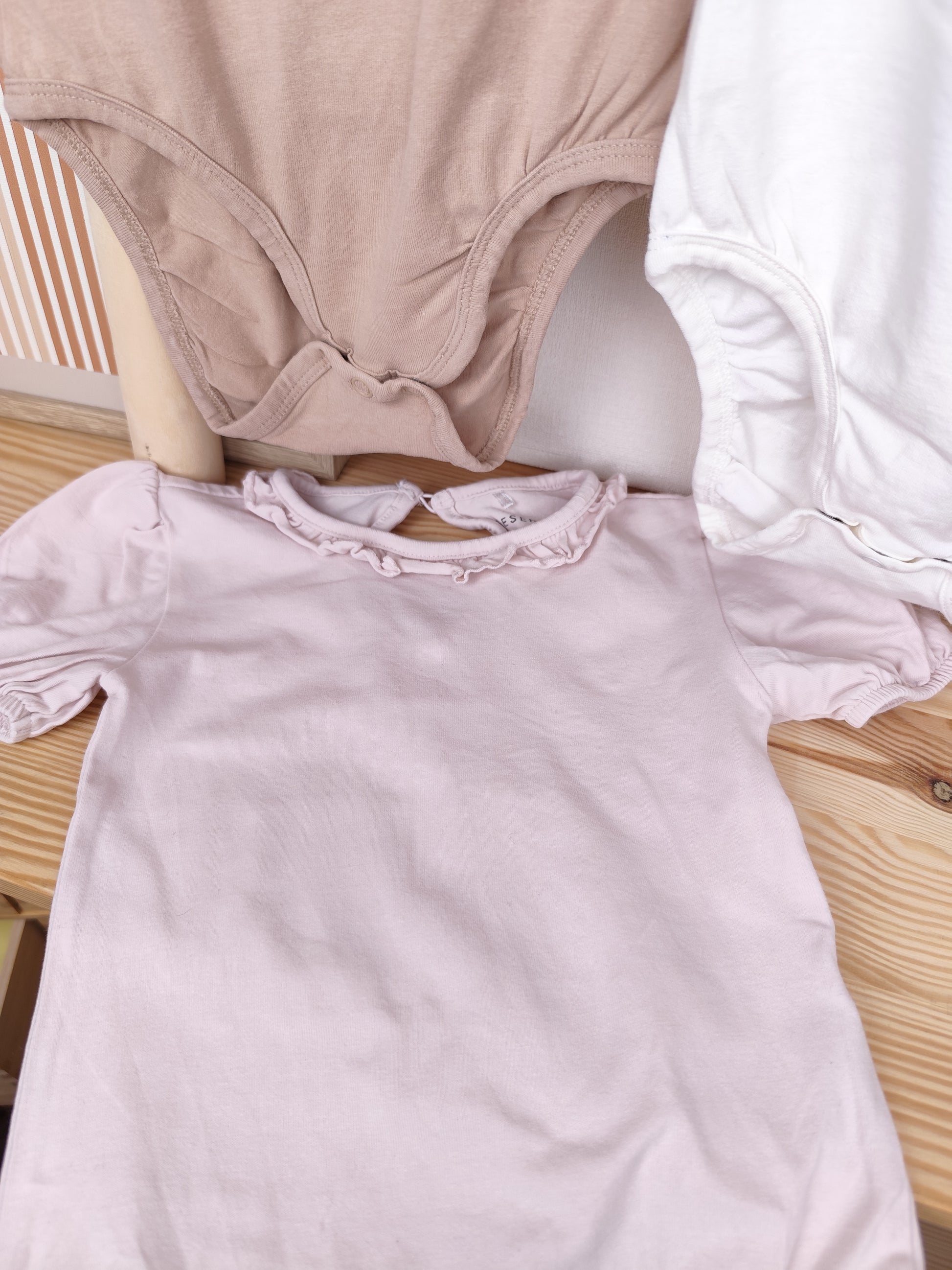 Reserved - 3 Bodys - Größe 92