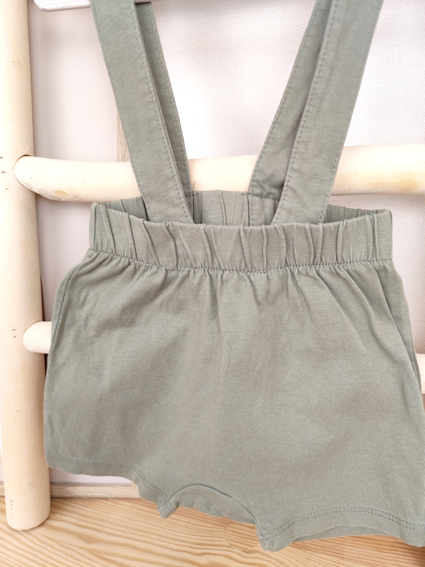 H&M - Latzhose - Größe 74