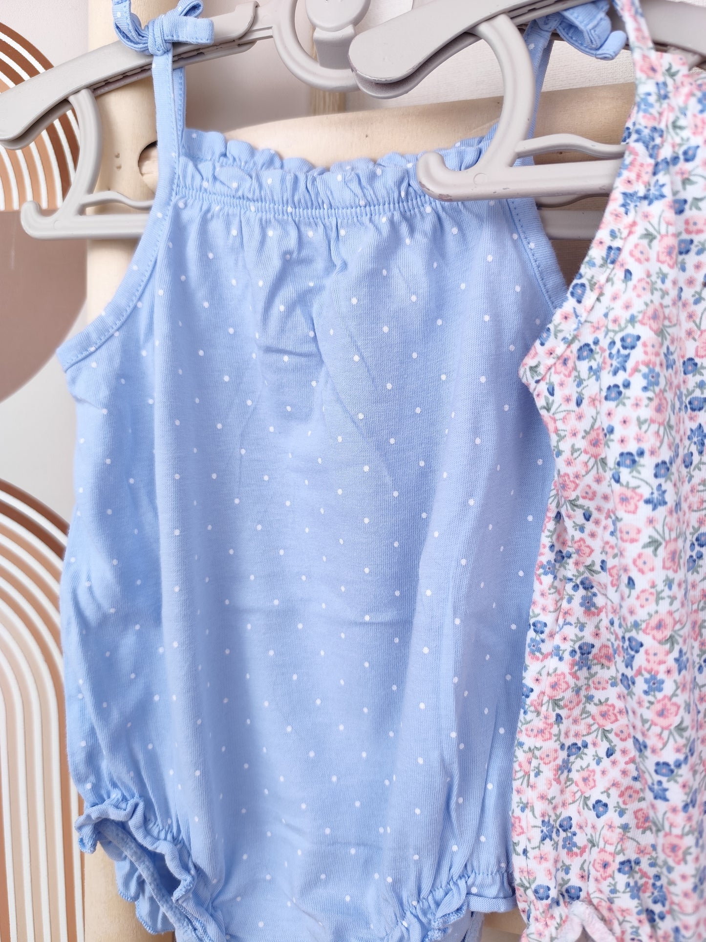 H&M - 2 Bodys - Größe 68