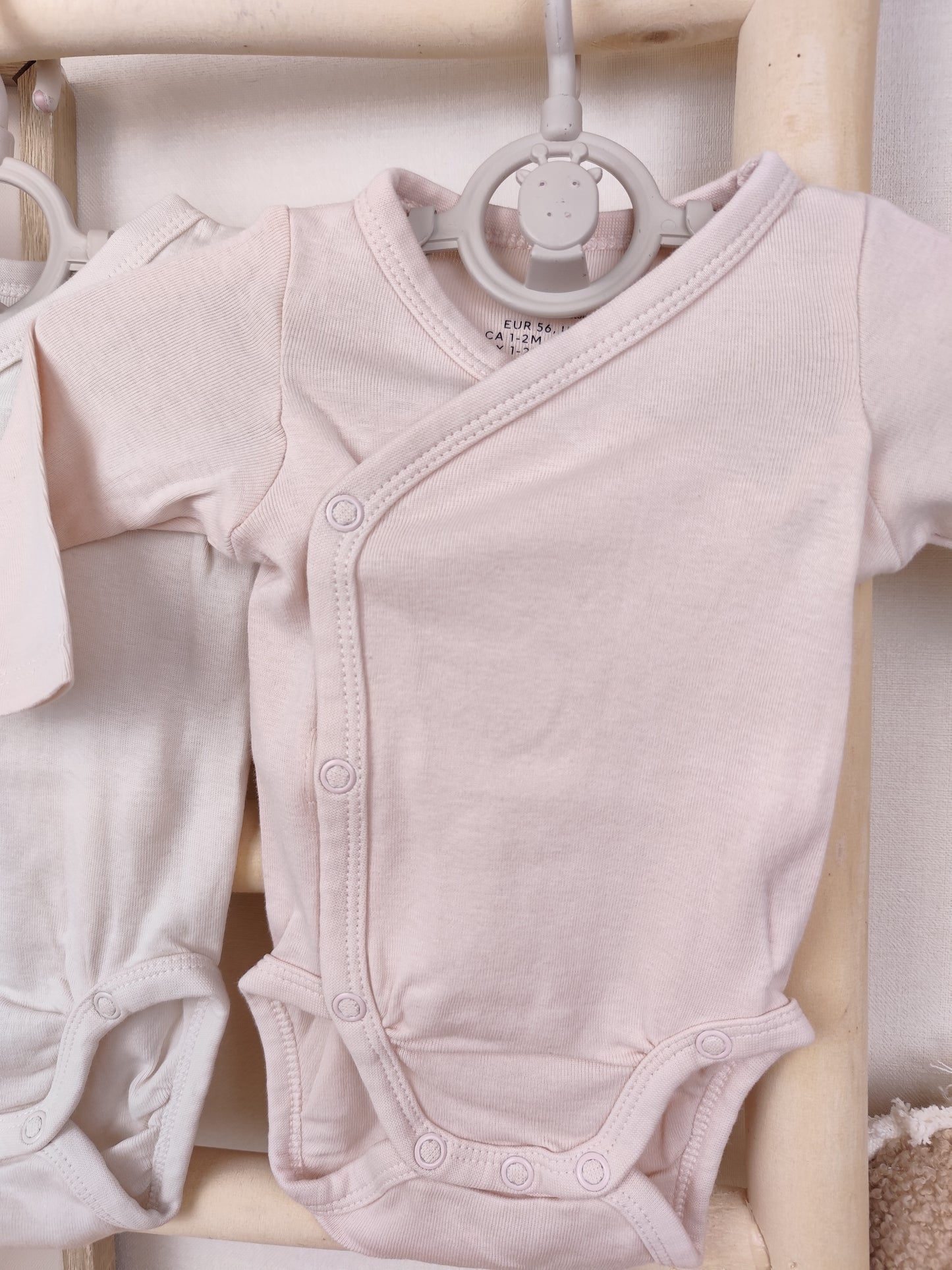 H&M - 2 Bodys - Größe 56