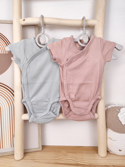 H&M - 2 Bodys - Größe 56