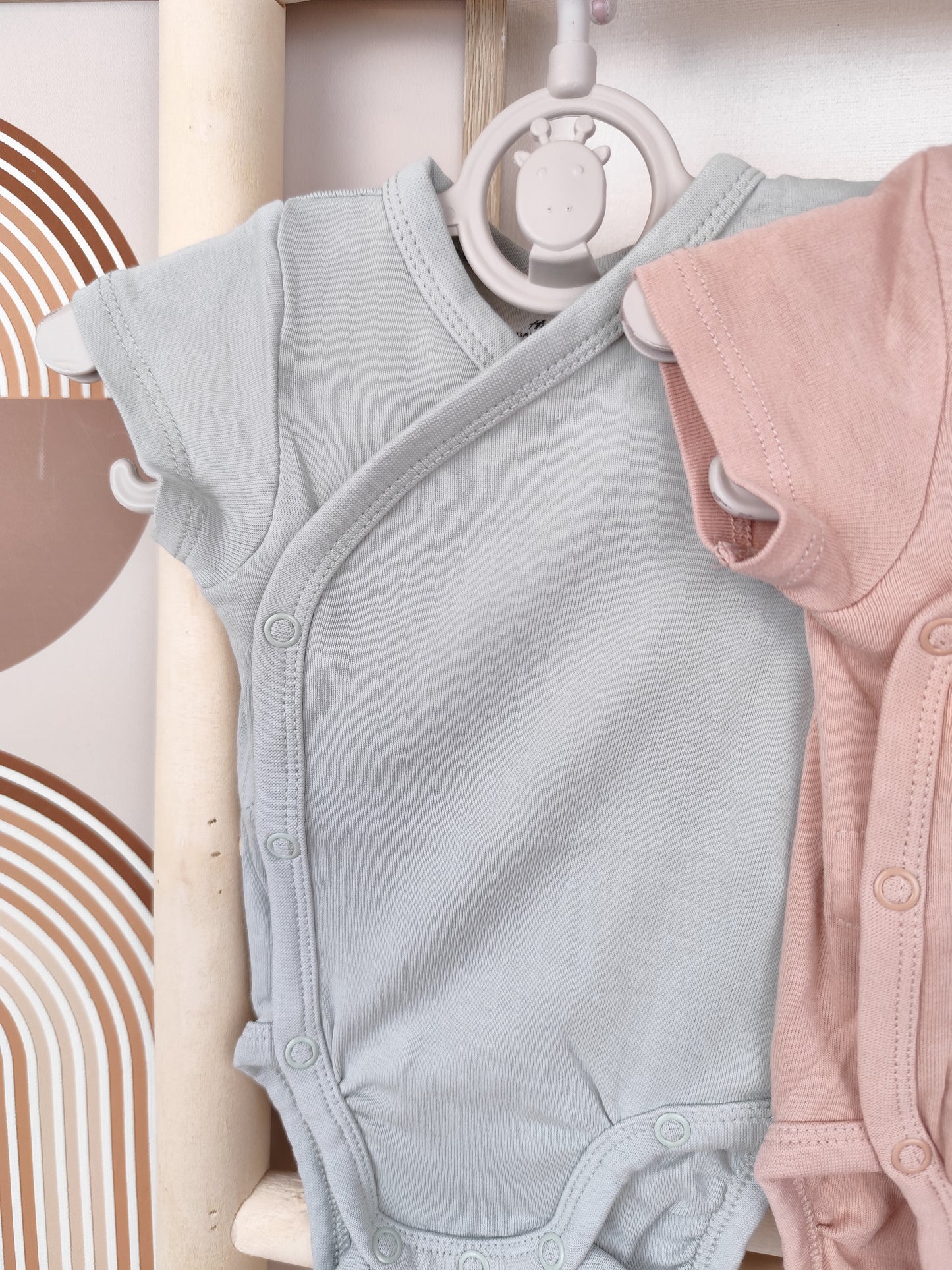 H&M - 2 Bodys - Größe 56