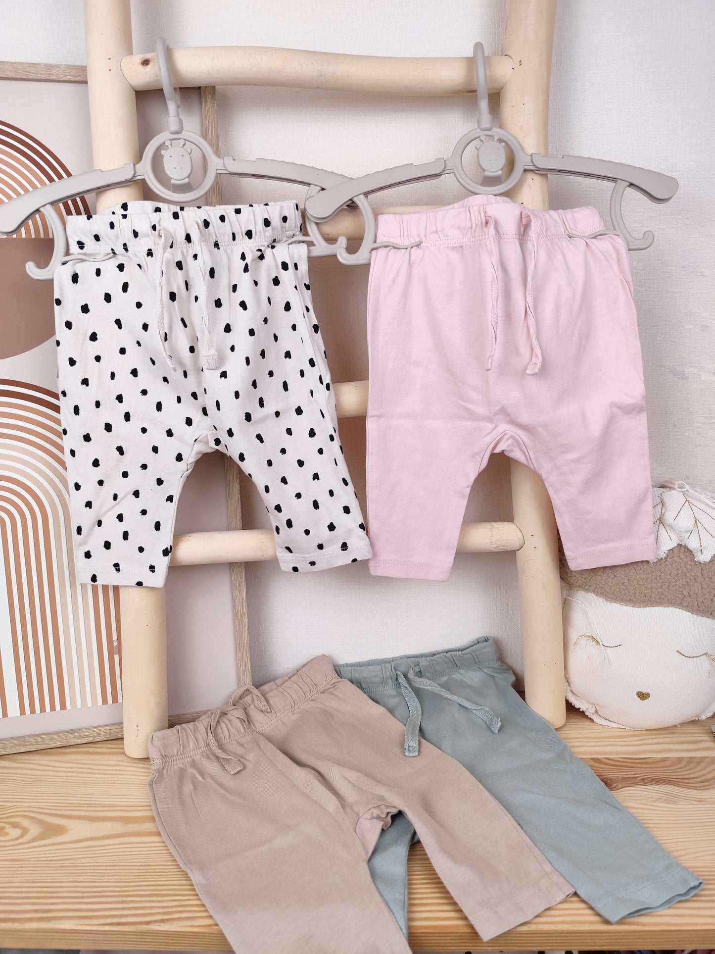H&M - 4 Hosen - Größe 62